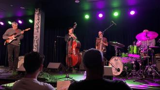 /Zeronaut/allisthewave-hugo-web/raw/commit/fb049b38fd20ce6da824ec0e8d7778534bf958b9/public/posts/2024-04-09-joyous-jazz/images/MissyLanes3_hu_d76b14d4a59e9c6d.jpeg